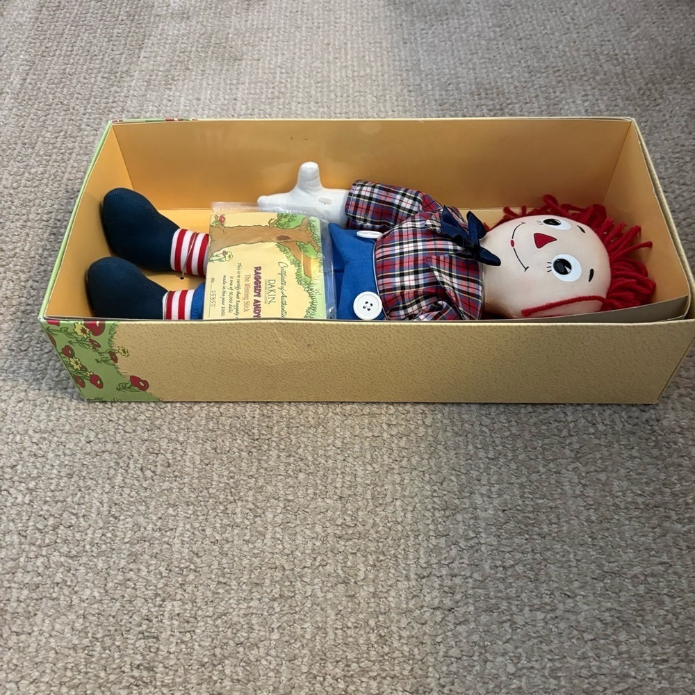 Raggedy Andy Dakin Doll - Limited Edition - Picture 7 of 7